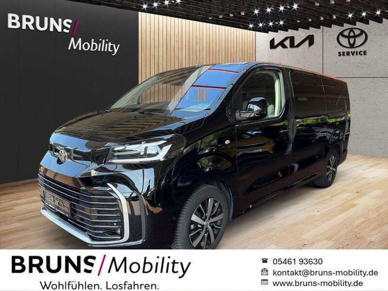 Schwarz Gebraucht 2024 Toyota Proace Verso Team Kombi | 40.890 € (Fairer Preis) - Bild 1/4