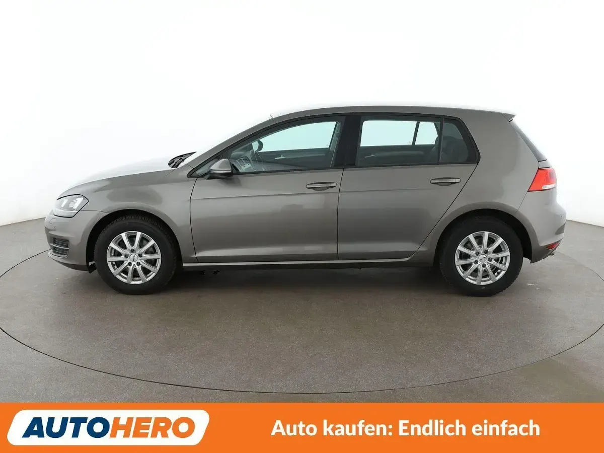 Gebraucht VW Golf VII Comfortline 125 PS (91 kW) 2016 Limestone grey Limousine