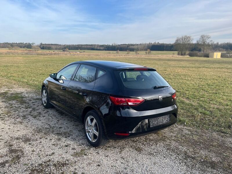 Schwarz Gebraucht 2016 Seat Leon Style Limousine | 8.300 € (Guter Preis) - Bild 1/4