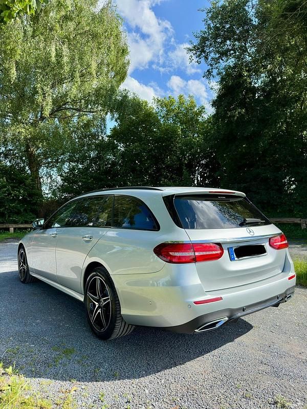 Gebraucht Mercedes E300 306 PS (225 kW) 2019 Silber Kombi