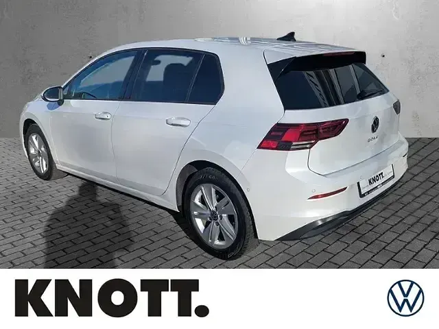 Gebraucht VW Golf VII Life 131 PS (96 kW) 2020 Weiss Limousine