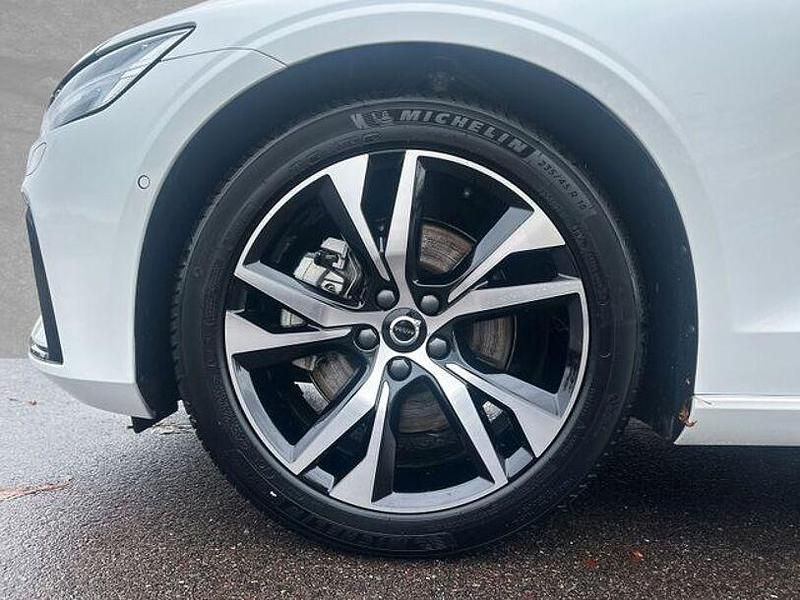 Gebraucht Volvo V60 Plus 197 PS (144 kW) 2025 Crystal weiß perleffekt Kombi