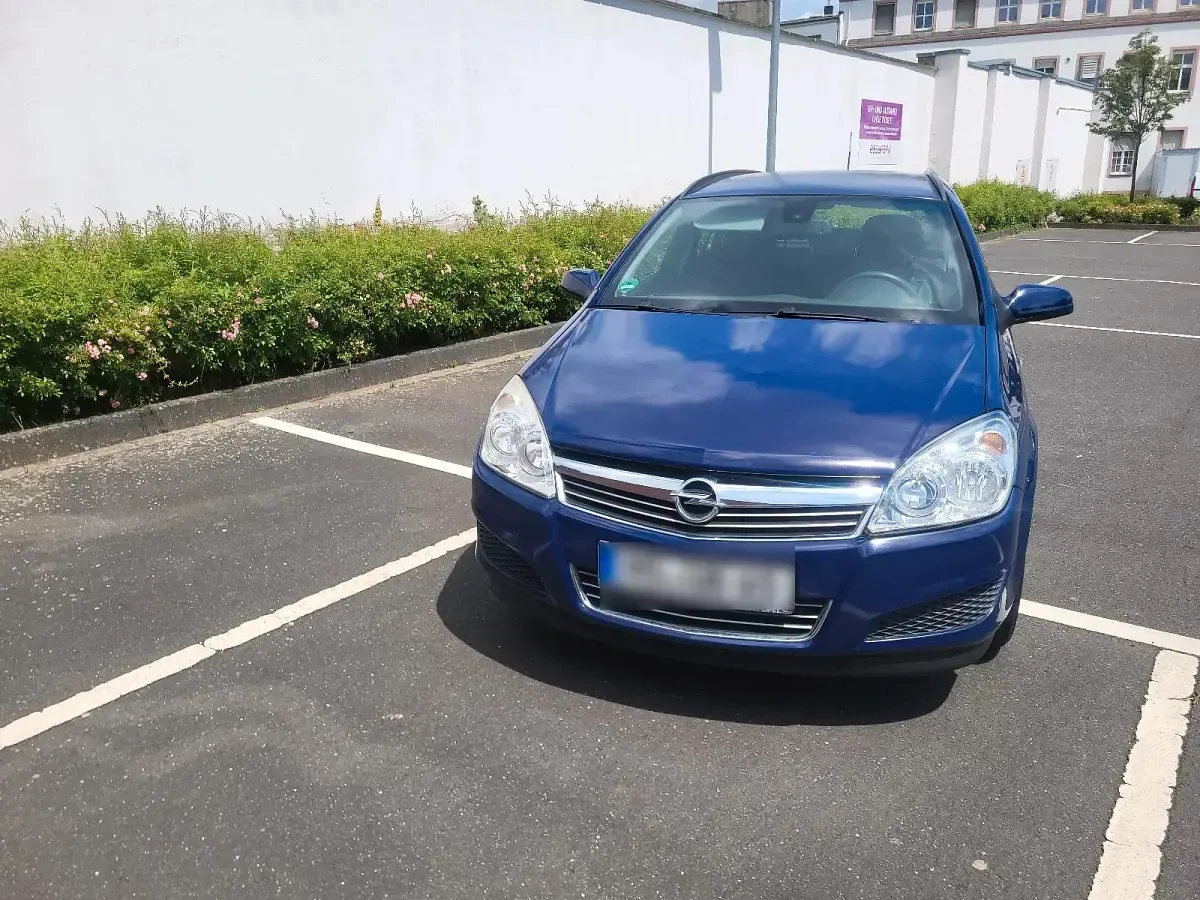 Gebraucht Opel Astra 90 PS (66 kW) 2008 Blau Kombi