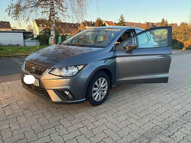 Silber Gebraucht 2018 Seat Ibiza Style Kleinwagen | 8.700 € (Guter Preis) - Bild 1/4