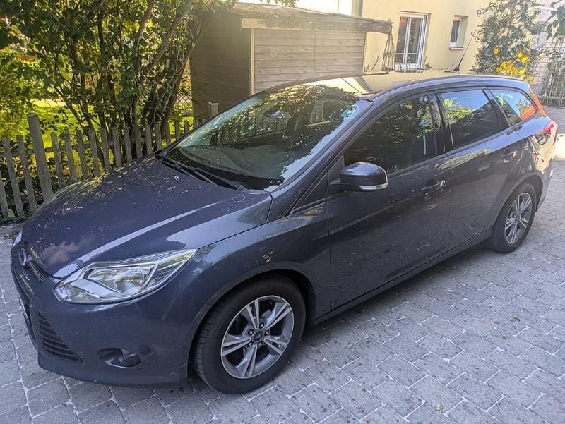 Blau Gebraucht 2014 Ford Focus SYNC Edition Limousine | 4.700 € (Fairer Preis) - Bild 1/4