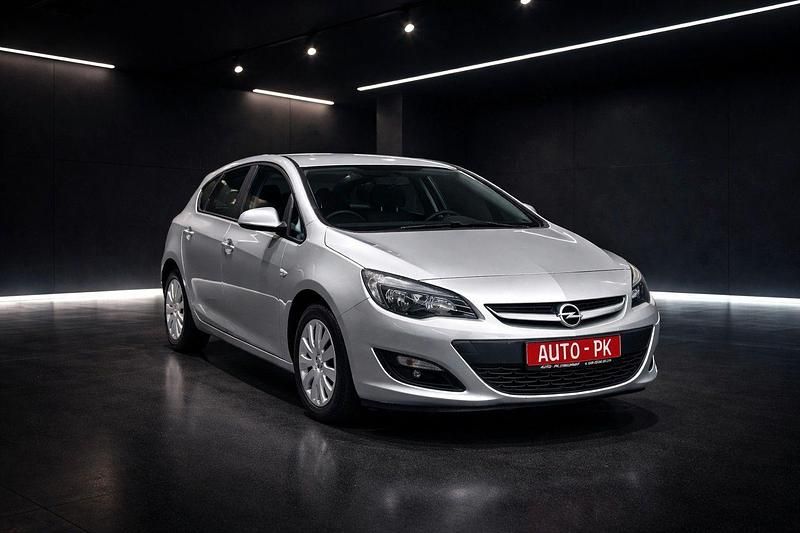 Gebraucht Opel Astra 101 PS (74 kW) 2013 Silber Kleinwagen
