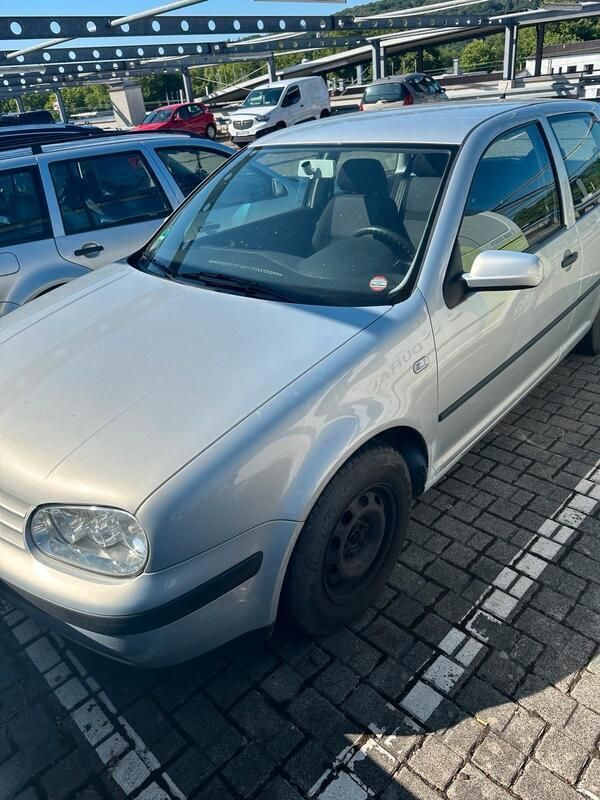 Silber Gebraucht 2000 VW Golf IV Basis Limousine | 2.800 € (Teuer) - Bild 1/4