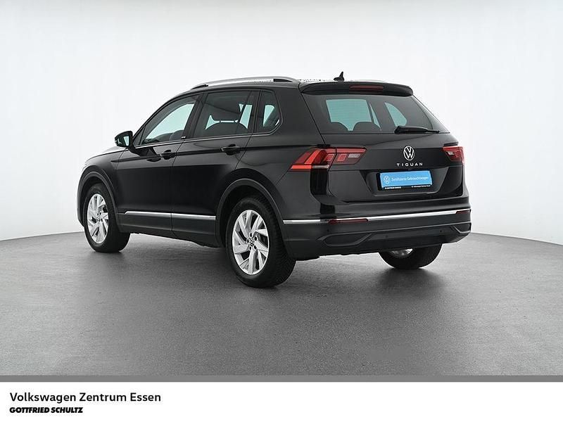 Gebraucht VW Tiguan Active 150 PS (110 kW) 2023 Schwarz SUV