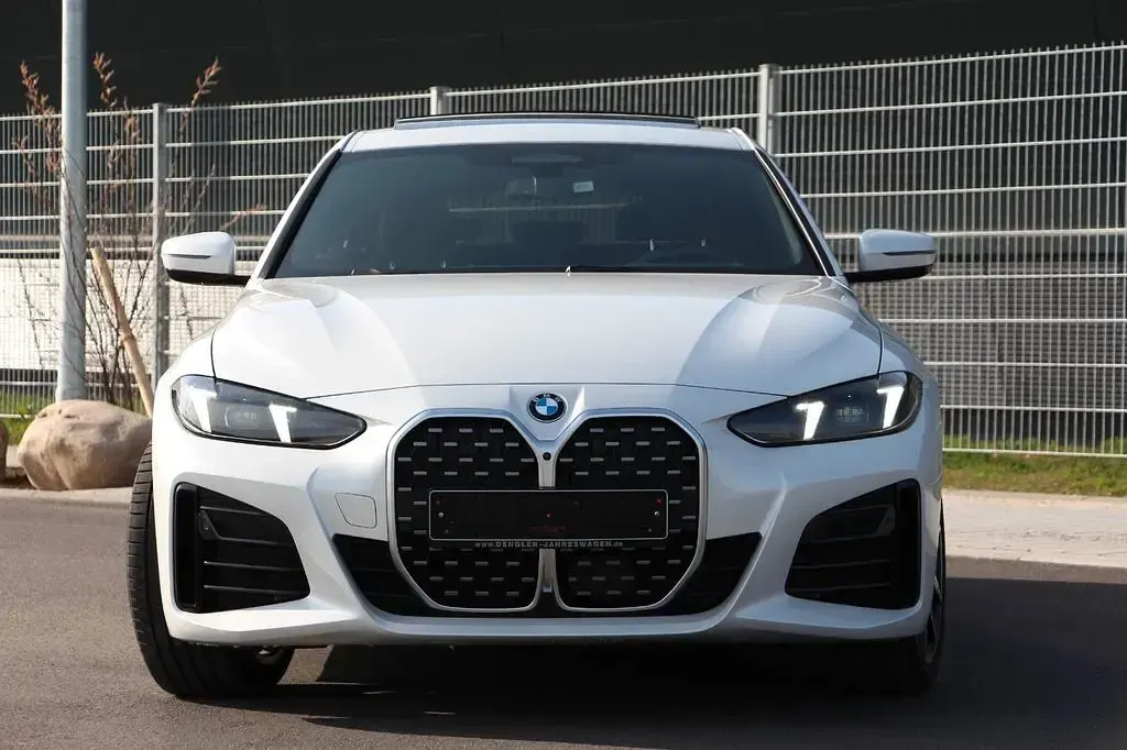 Gebraucht BMW 430 M Sport 245 PS (180 kW) 2025 Weiß Coupé