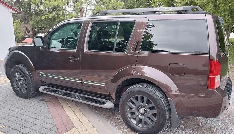 Braun Gebraucht 2011 Nissan Pathfinder SUV | 15.000 € (Teuer) - Bild 1/4
