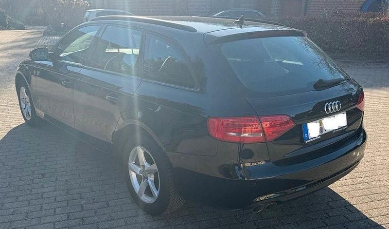 Gebraucht Audi A4 Attraction 150 PS (110 kW) 2013 Schwarz Kombi