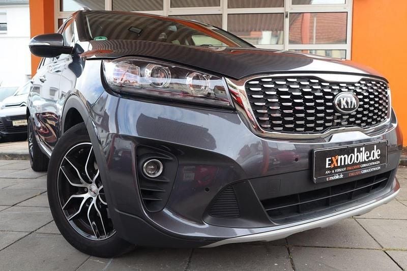 Grau Gebraucht 2018 Kia Sorento Vision SUV | 20.999 € (Fairer Preis) - Bild 1/4