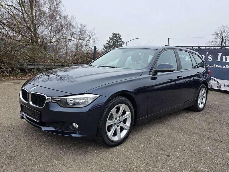 Imperialblau Gebraucht 2013 BMW 320 Kombi | 5.990 € (Superpreis) - Bild 1/4