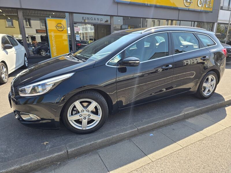 (1k) black pearl (metallic) Gebraucht 2013 Kia Ceed Sportswagon Kombi | 9.950 € (Etwas zu teuer) - Bild 1/4