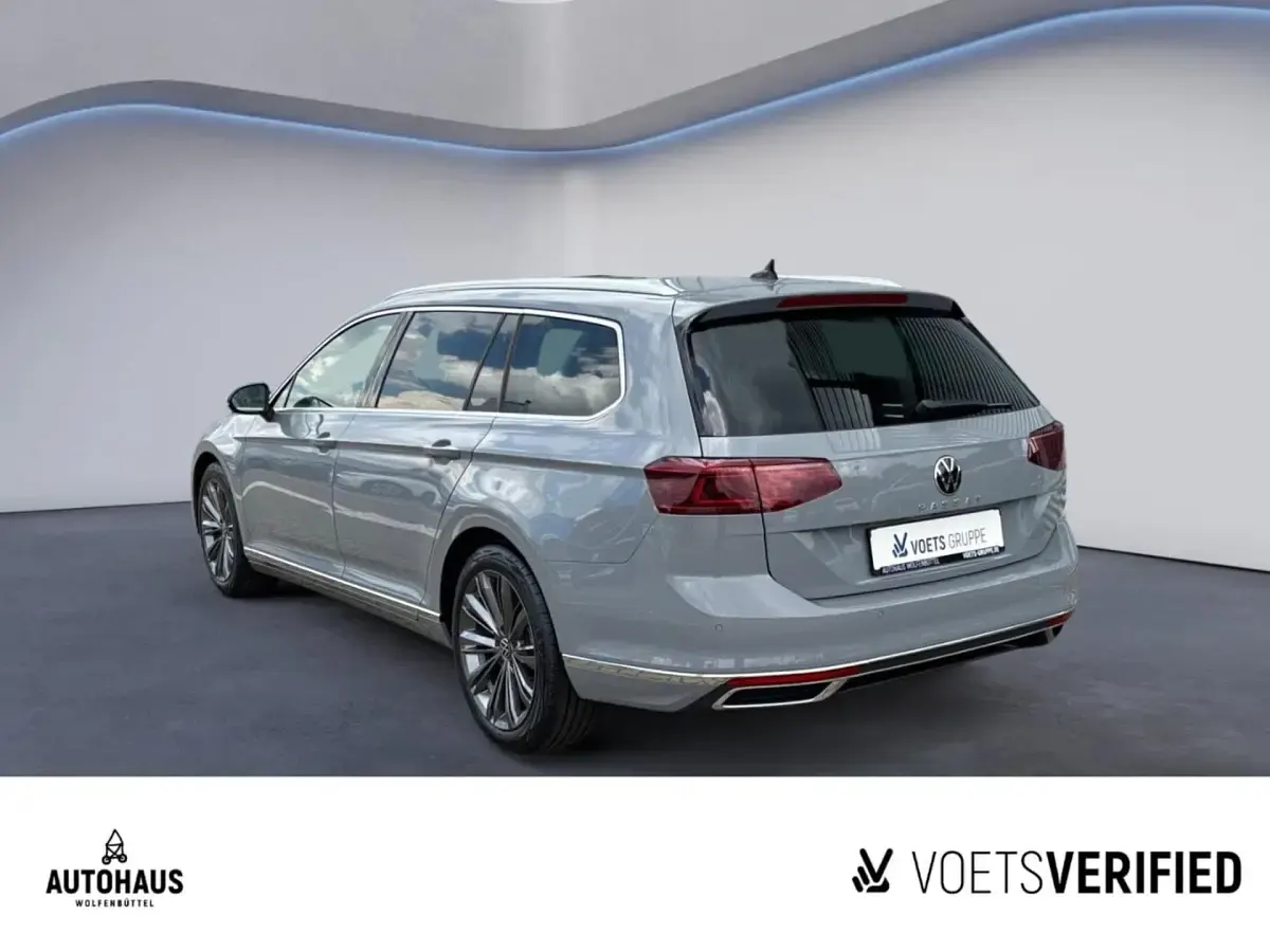 Gebraucht VW Passat Elegance 200 PS (147 kW) 2022 Grau Kombi