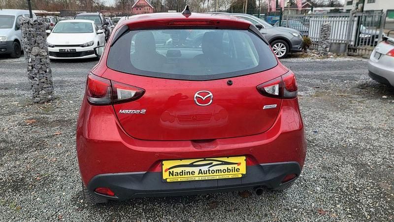 Gebraucht Mazda 2 Center-Line 75 PS (55 kW) 2015 Rot Limousine