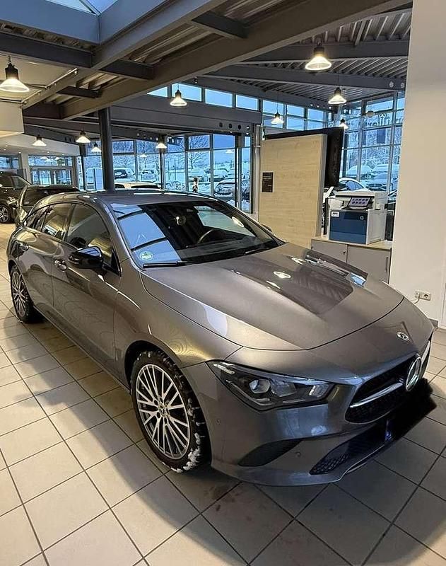 Gebraucht Mercedes CLA180 Shooting Brake Progressive 136 PS (100 kW) 2022 Grau Kombi