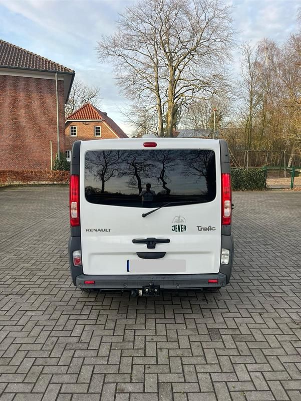 Gebraucht Renault Trafic 114 PS (83 kW) 2014 Weiß Van / Kleinbus