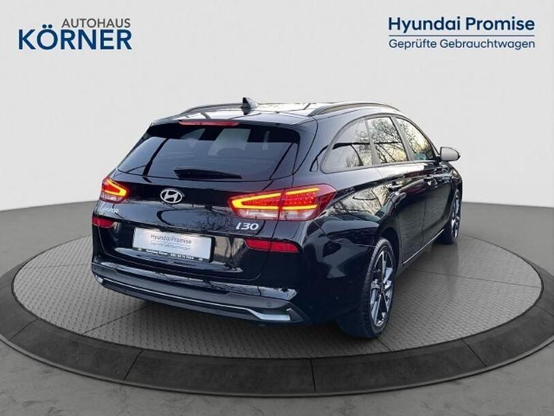 Gebraucht Hyundai i30 Advantage 140 PS (102 kW) 2024 Schwarz Kombi