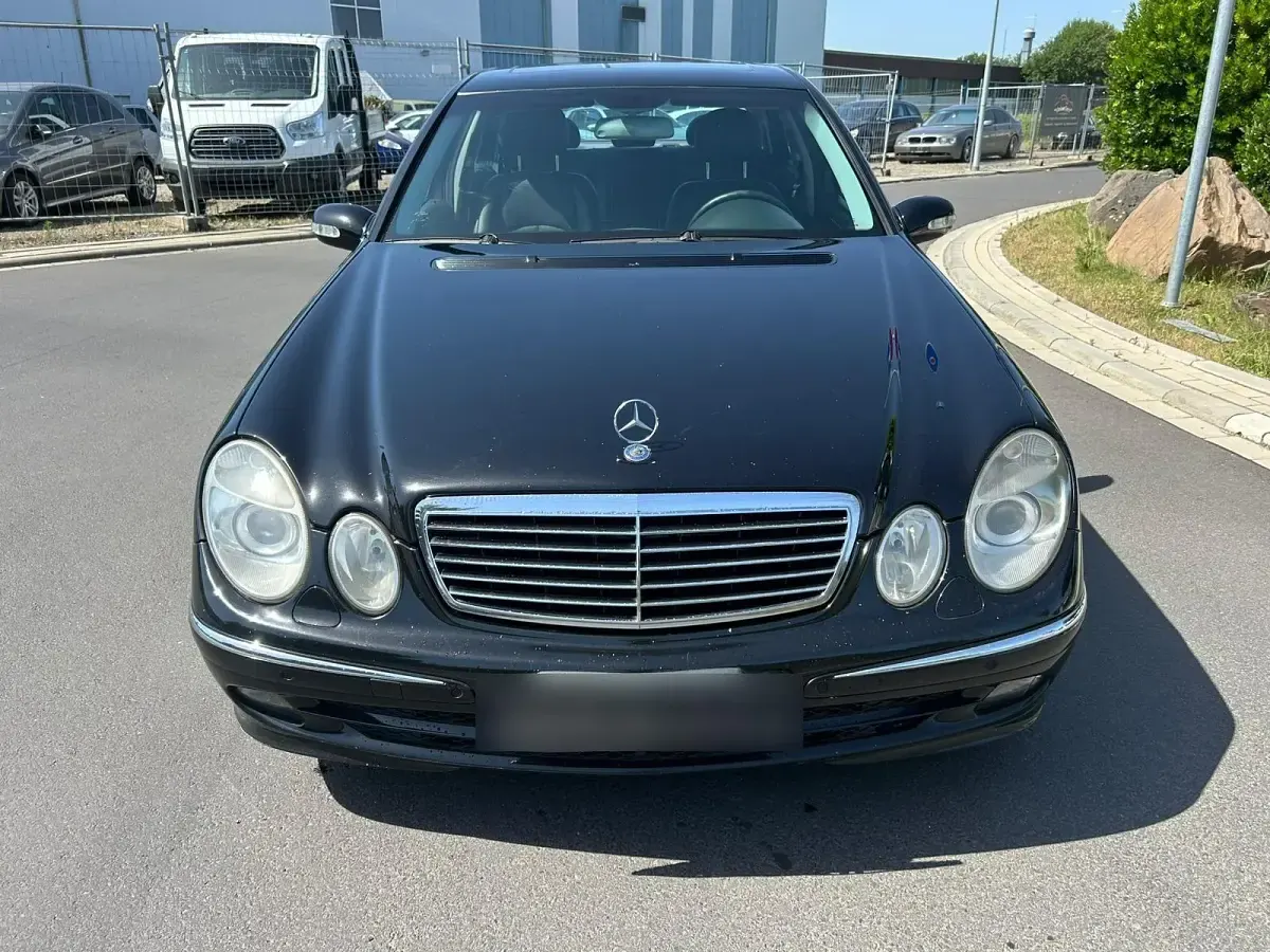 Gebraucht Mercedes E320 Avantgarde 224 PS (164 kW) 2007 Schwarz Limousine