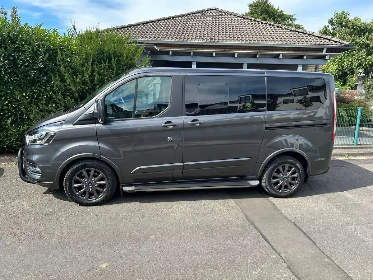 Gebraucht Ford Tourneo Custom Titanium X 185 PS (136 kW) 2020 Grau Van