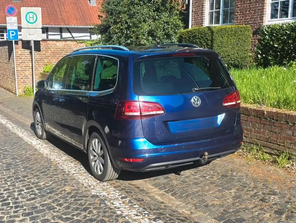 Gebraucht VW Sharan 180 PS (132 kW) 2018 Blau Van / Kleinbus
