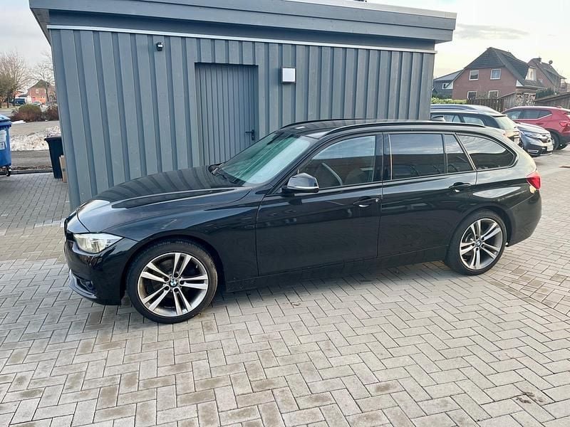Schwarz Gebraucht 2018 BMW 320 Efficient Dynamics Kombi | 19.999 € (Fairer Preis) - Bild 1/4