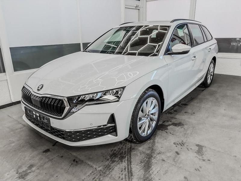 Neu Skoda Octavia Selection 150 PS (110 kW) 2026 Moon weis metallic 2y2y Kombi