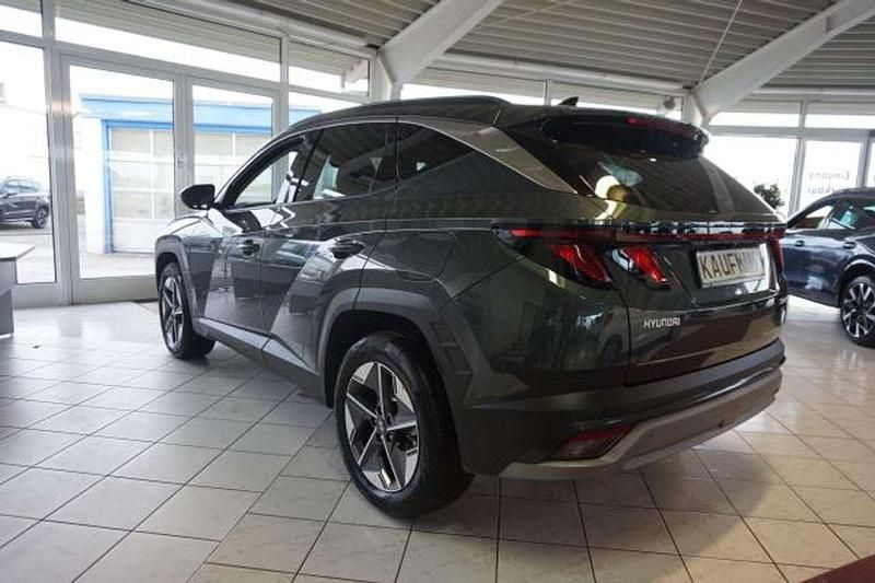 Neu Hyundai Tucson 150 PS (110 kW) 2025 Grün SUV