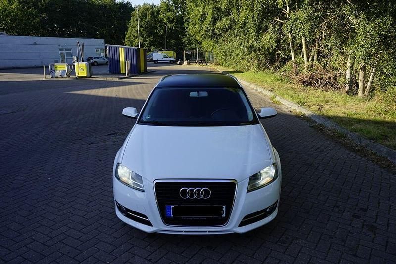 Weiß Gebraucht 2011 Audi A3 Sport Limousine | 5.500 € (Guter Preis) - Bild 1/4