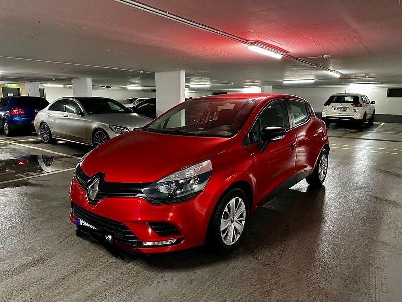 Gebraucht Renault Clio IV Life 73 PS (53 kW) 2017 Rot Kleinwagen
