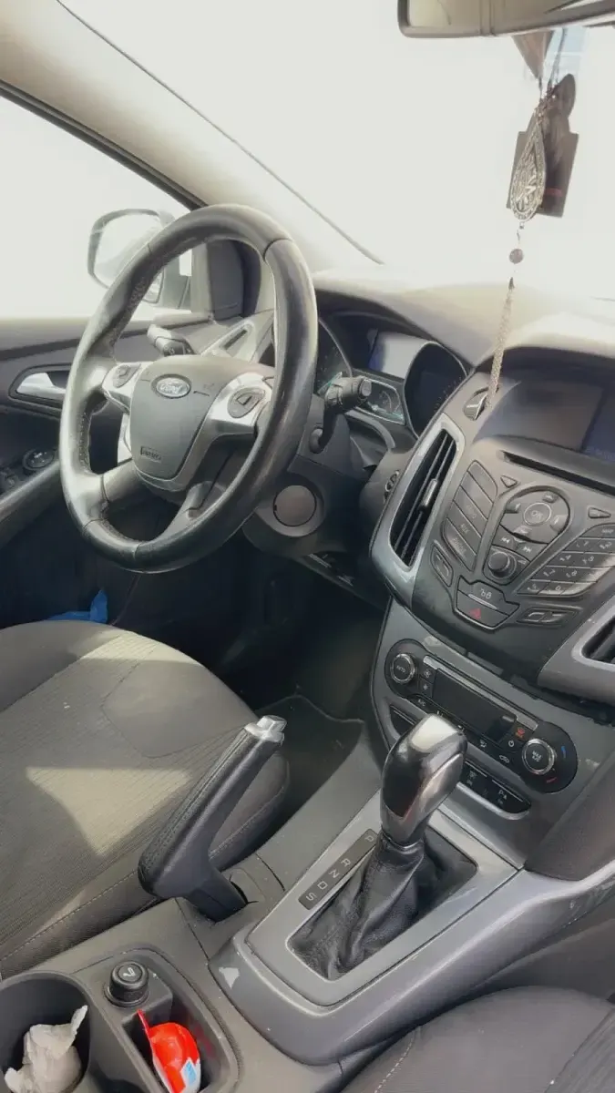 Gebraucht Ford Focus 180 PS (132 kW) 2013 Weiß Limousine