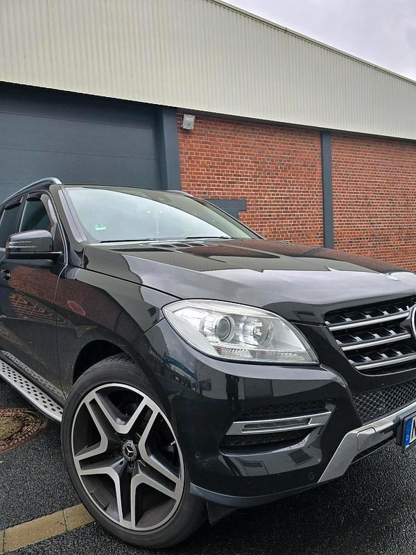 Gebraucht Mercedes ML250 204 PS (150 kW) 2014 Schwarz SUV