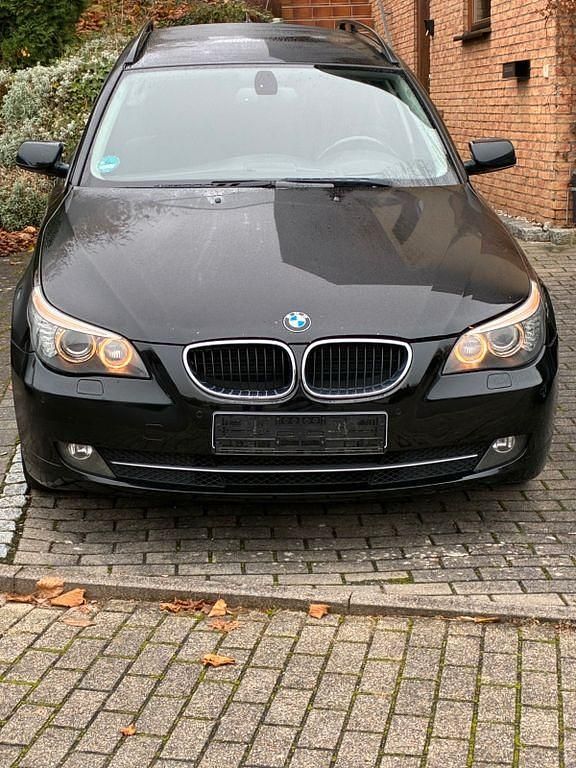 Schwarz Gebraucht 2008 BMW 520 Kombi | 5.700 € (Fairer Preis) - Bild 1/4