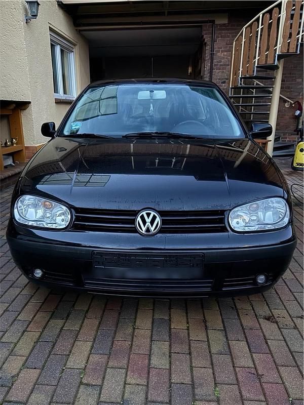 Schwarz Gebraucht 2001 VW Golf IV | 1.850 € (Fairer Preis) - Bild 1/4