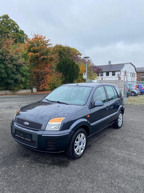 Grau Gebraucht 2009 Ford Fusion Style Limousine | 4.450 € (Teuer) - Bild 1/4