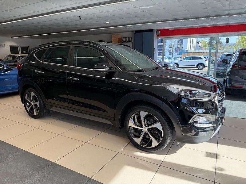 Gebraucht Hyundai Tucson Passion Plus 177 PS (130 kW) 2017 Schwarz SUV