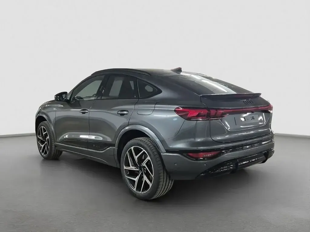 Neu Audi Q6 Sportback e-tron Business 314 kW (428 PS) 2026 Grau SUV