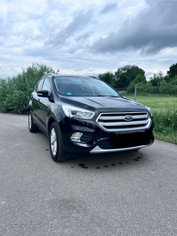 Schwarz Gebraucht 2018 Ford Kuga Trend SUV | 12.750 € (Guter Preis) - Bild 1/4