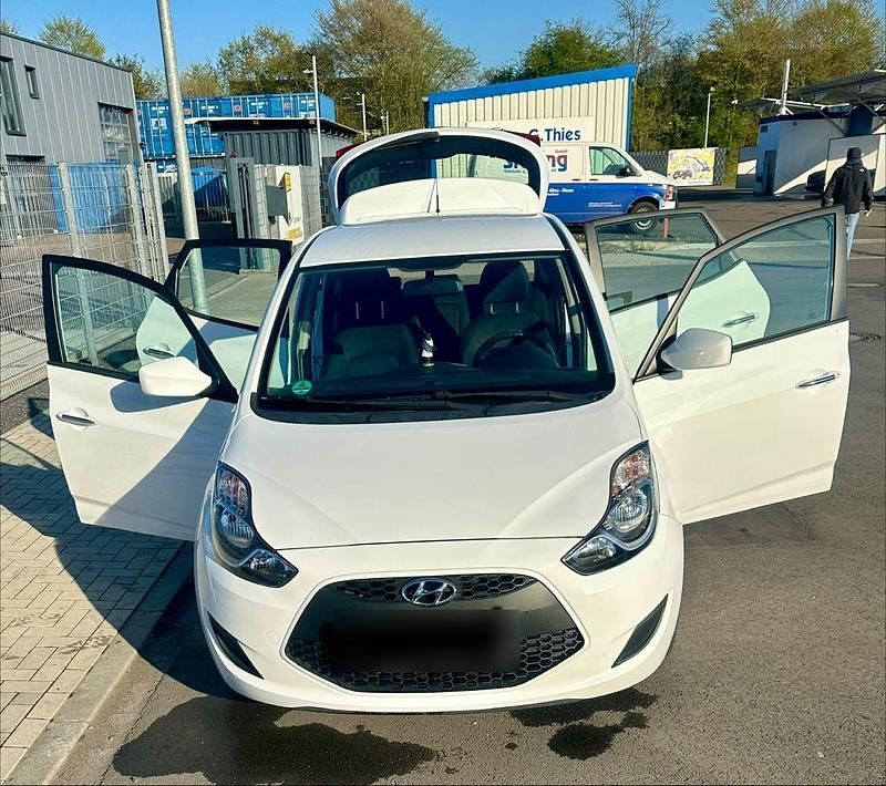 Gebraucht Hyundai ix20 Classic 90 PS (66 kW) 2015 Schwarz Kleinwagen