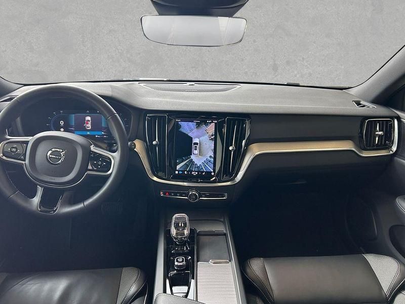 Gebraucht Volvo V60 Plus 197 PS (144 kW) 2022 Blau Kombi