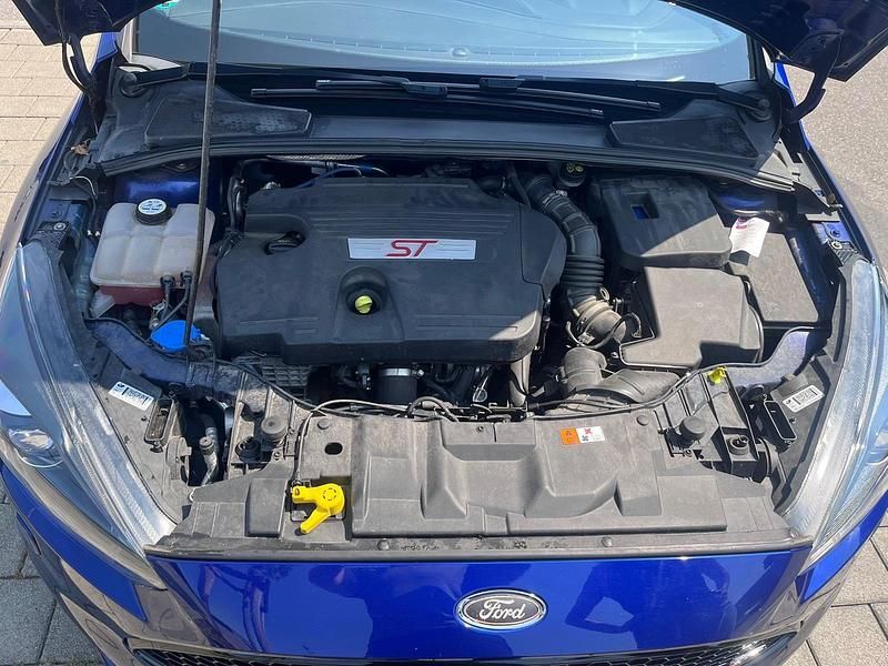 Gebraucht Ford Focus ST 185 PS (136 kW) 2016 Blau Limousine