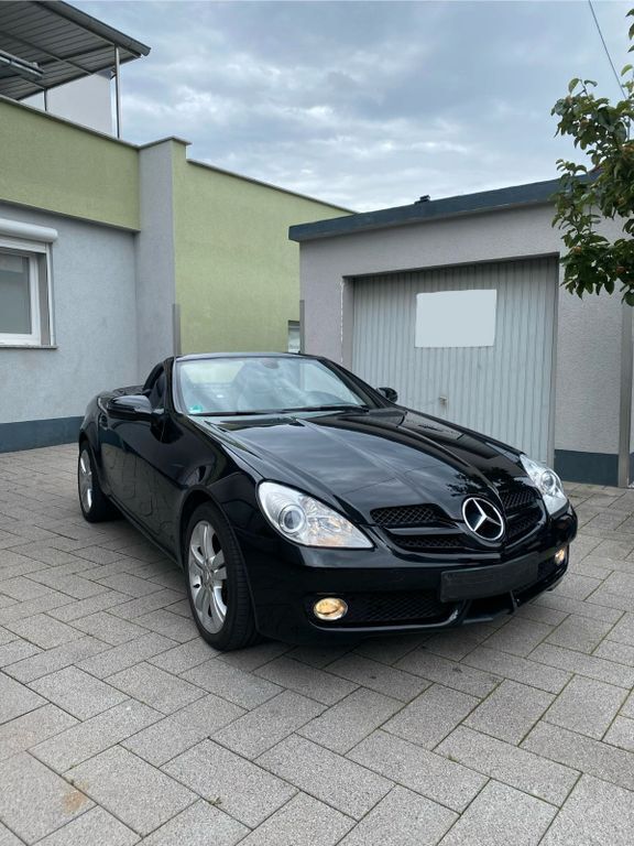 Schwarz Gebraucht 2009 Mercedes SLK200 Cabrio | 8.200 € (Guter Preis) - Bild 1/4