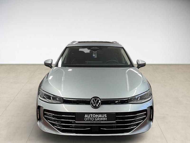 Neu VW Passat Elegance 177 PS (130 kW) 2025 Silber Limousine