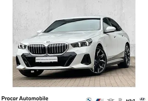 Usado BMW 550e Comfort Edition 489 CV (359 kW) 2025 Berlina