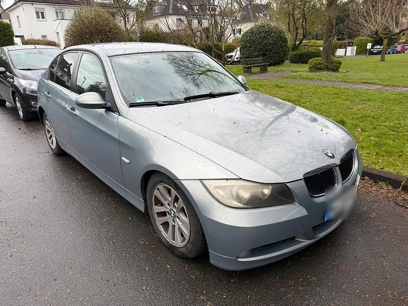 Gebraucht BMW 318 130 PS (95 kW) 2007 Grau Limousine