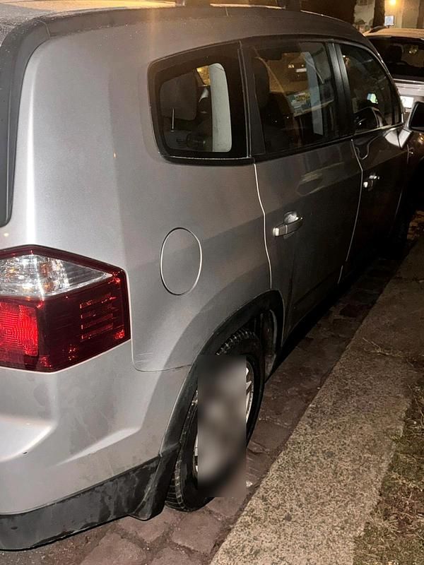 Gebraucht Chevrolet Orlando 163 PS (119 kW) 2012 Silber Van / Kleinbus