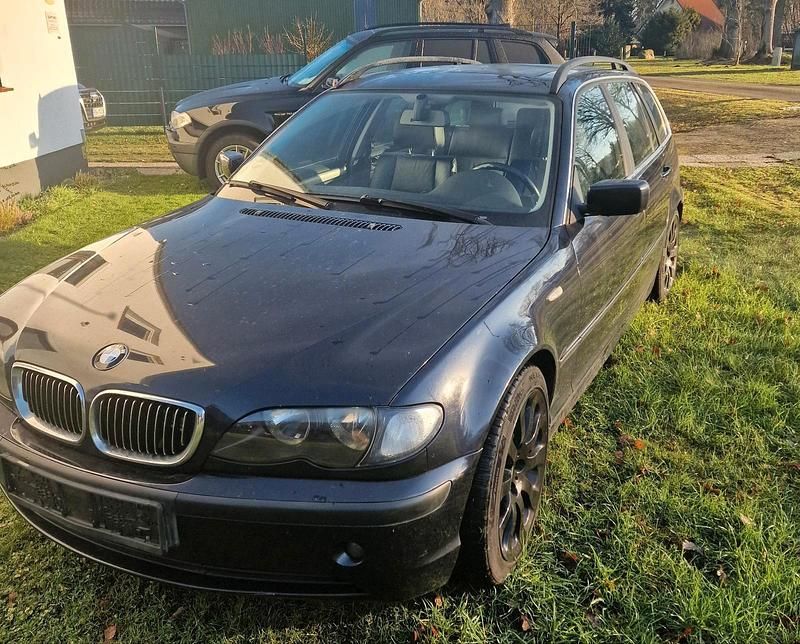 Blau Gebraucht 2004 BMW 320 Kombi | 2.200 € (Guter Preis) - Bild 1/4