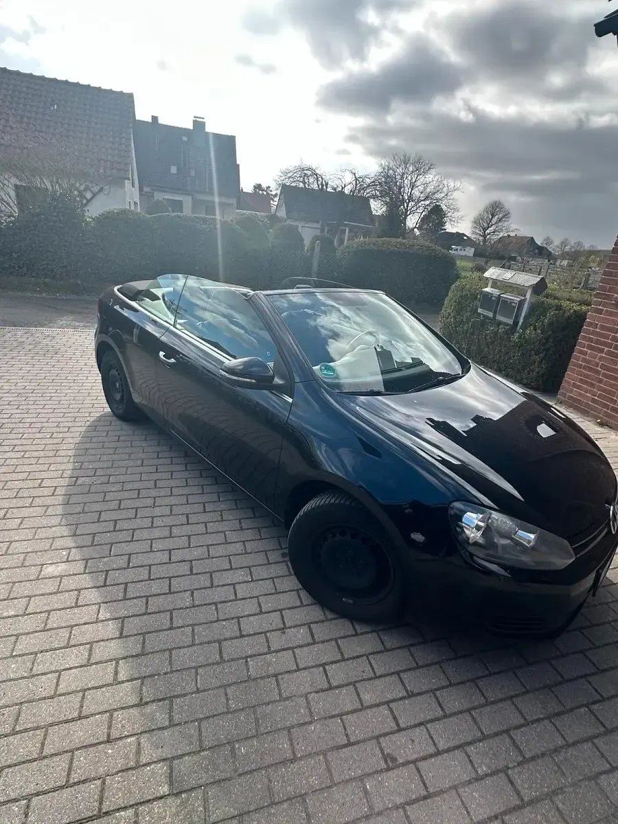 Gebraucht VW Golf 105 PS (77 kW) 2011 Schwarz Cabrio