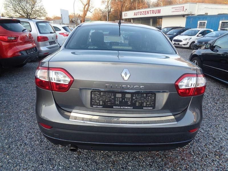 Gebraucht Renault Fluence Dynamique 140 PS (102 kW) 2010 Grau Limousine